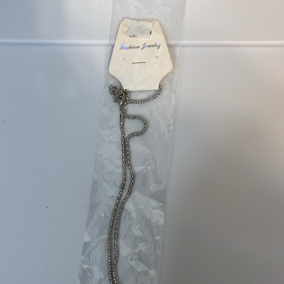 NWT Elephant Charm Fashion Jewelry Necklace Turquoise Silver Tone - Picture 2 of 4